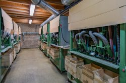 Rondleiding klompenfabriek Holl Souvenir & klompen